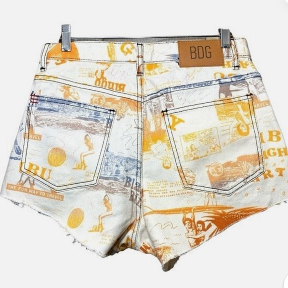 BDG URBAN OUTFITTERS GRAPHIC Malibu beach denim shorts! Button! Size 31 - Picture 6 of 9